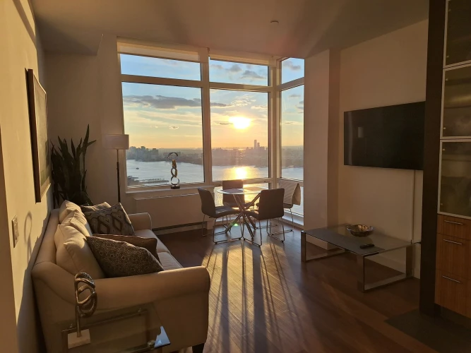 LuxuryStays NYC - Financial District
