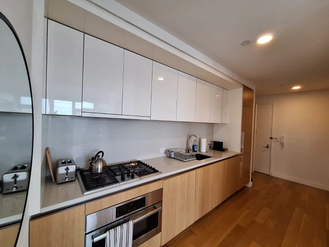 Stylish One Bedroom in Midtown