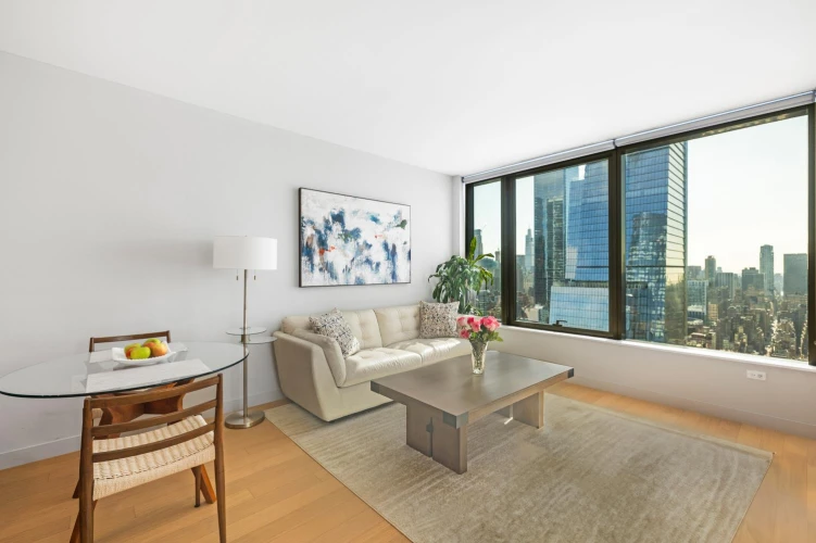 LuxuryStays NYC - Hudson Yards